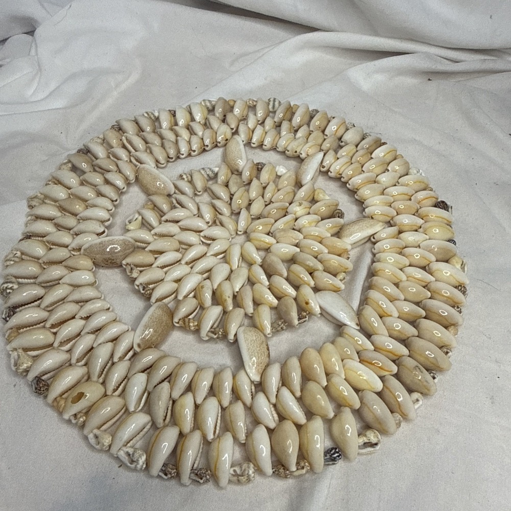 Vintage Hand Made Natural Cowrie Sea Shell Mat Place Table Decor Trivet Doily